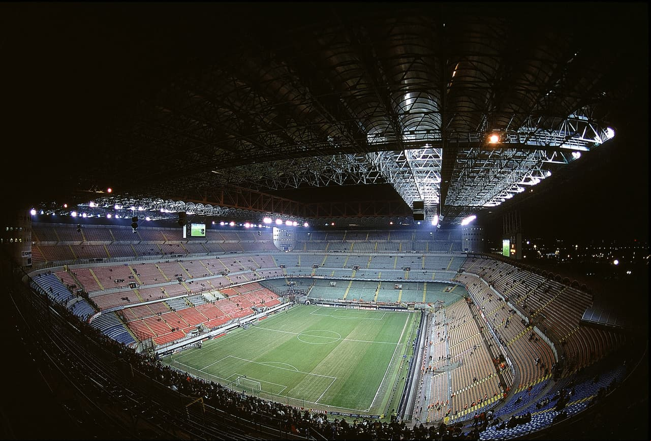 <b>San Siro (Italia 1990) - </b>76,398 espectadores.