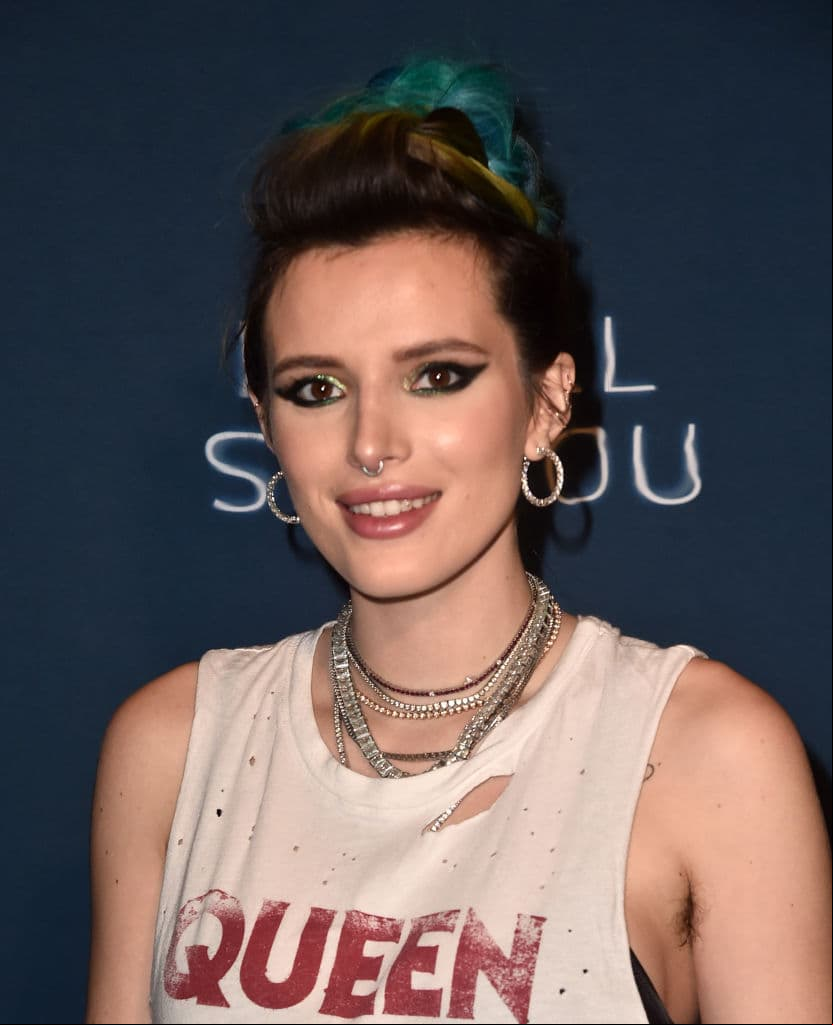 Thorne decidió compartir sus propias fotografías de desnudos en Twitter como una forma de '[recuperar su] poder'.