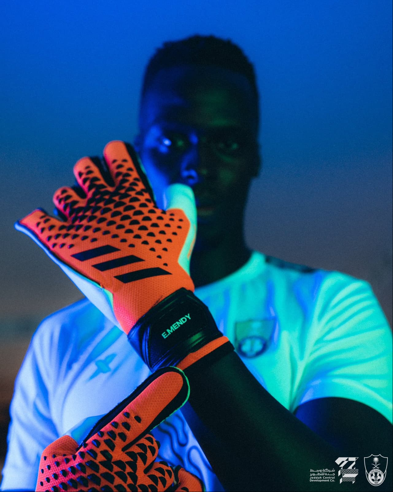 Edouard Mendy, que era portero del Chelsea, se unió al Al-Ahli.