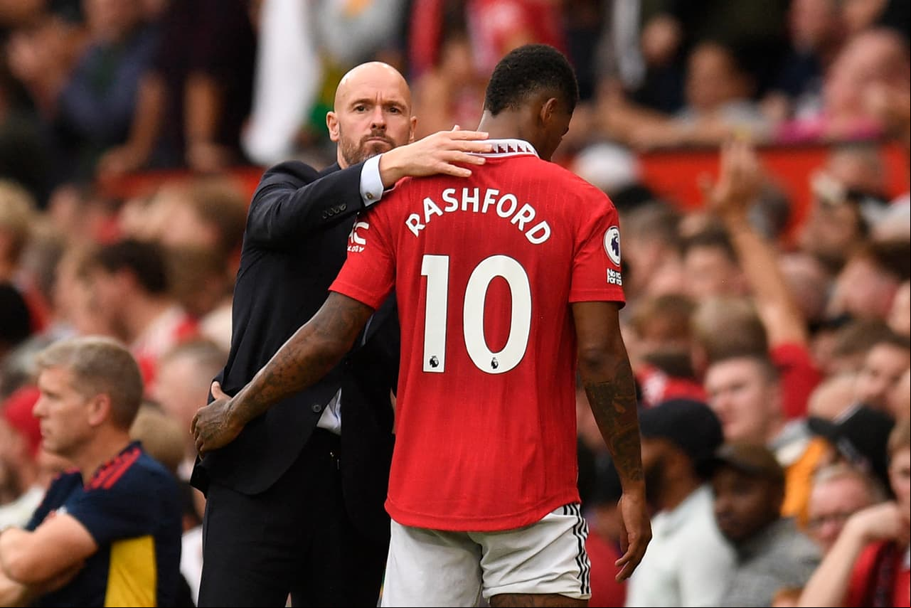 Manchester United venció al Arsenal con un doblete de Marcus Raschord y otro tanto de Antony, quien tuvo así un debut de ensueño.