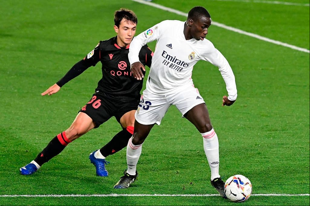 Real Madrid logra hacer empate ante la Real Sociedad y quedar 1-1. Los Txuri-urdines se pusieron arriba al minuto 55 con gol de Portu, pero fue ya al filo del partido, en el minuto 89, cuando Vinicius le dio al cuadro merengue un respiro e igualó el marcador para repartirse puntos en el cierre de la Jornada 25 de LaLiga.