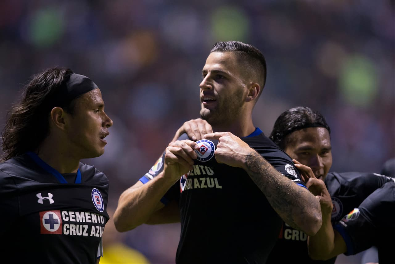 Cruz Azul obtuvo una victoria muy valiosa 0-2 de visitante contra Puebla que lo revivió en el grupo 2 de la Copa MX y le dio opción para ir a la segunda ronda, a falta de un partido en su calendario.