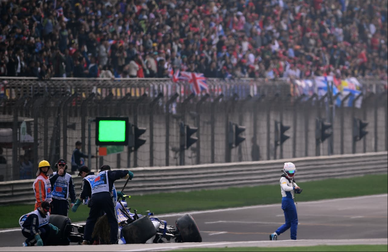 Giovinazzi, que tuvo una excelente actuación en la Fórmula 3 y en la Fórmula Británica antes de llegar a la F-1, sabe que debe corregir mucho para evitar repetir este tipo de incidentes.