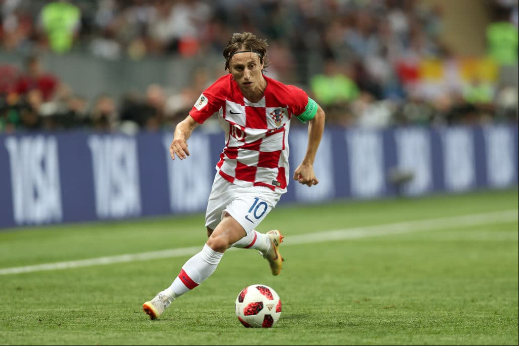 De acuerdo con 
<i>La Gazzeta dello Sport</i>, El Inter de Milán no quita el dedo del renglón por fichar al croata Luka Modric. El pero es que aún tiene contrato hasta 2020 y el Real Madrid se aferra a él.