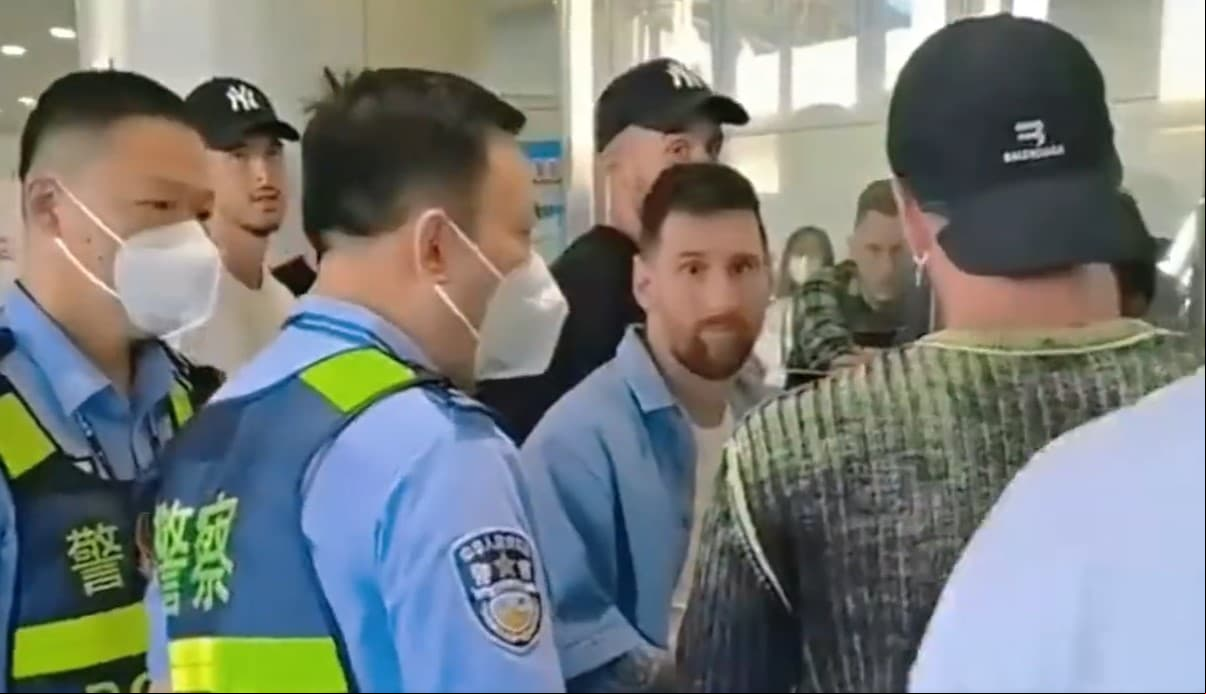 Revelan imágenes de Lionel Messi detenido por migración en China