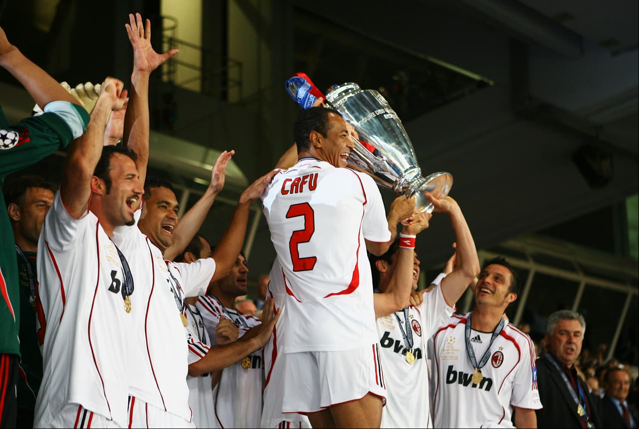 Luego, cuando ya jugaba para el A.C. Milan, el lateral –considerado como uno de los mejores de la historia– logró el título de la 
<b>Champions League </b>en el año 2007 en una final que se disputó en Atenas ante el Liverpool.