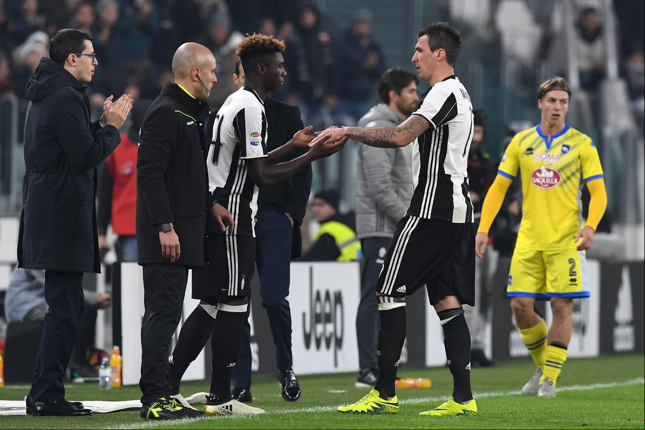 El nombre de Kean será recordado como el del primer jugador nacido en este milenio en debutar en Serie A de Italia, en noviembre del año pasado con 16 años contra Pescara.