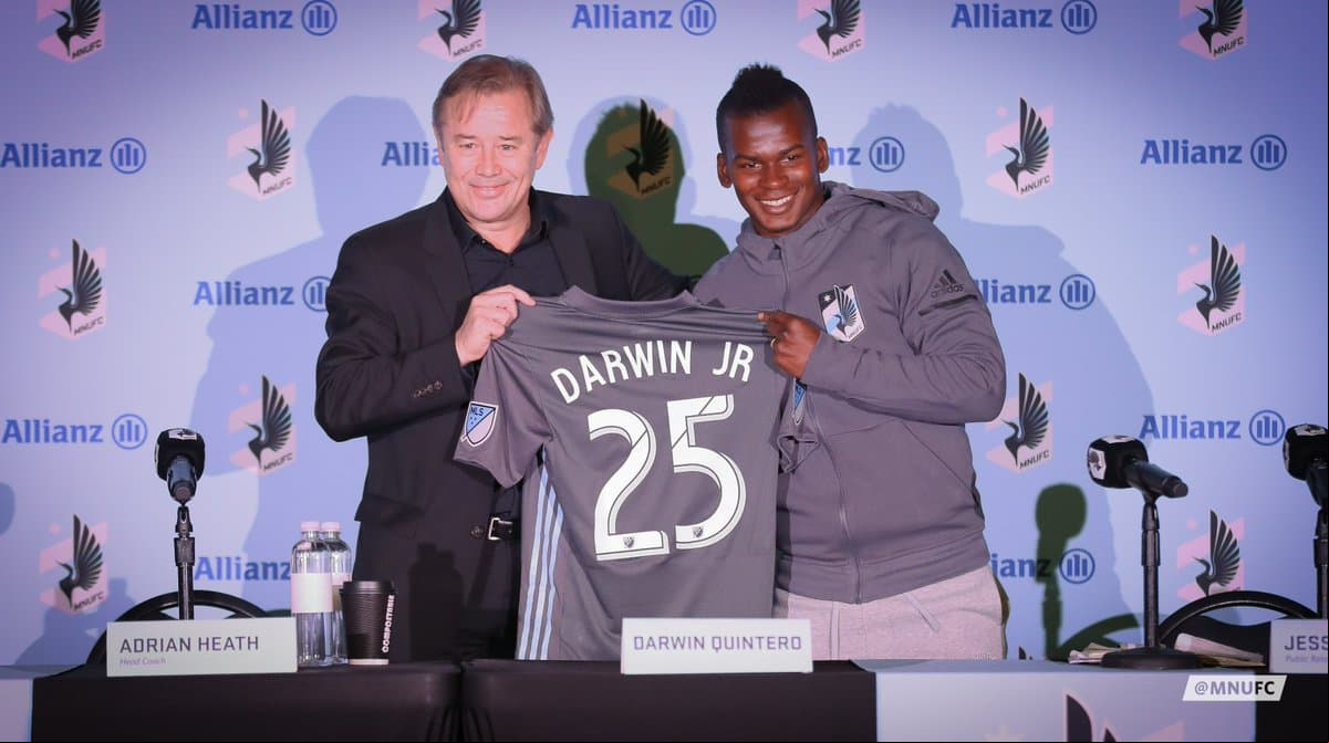 Adrian Heath y Darwin Quintero, en la presentación del refuerzo sudamericano.