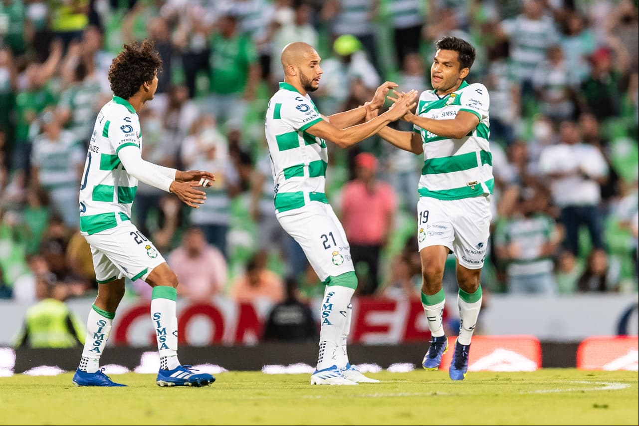 Eduardo Aguirre empató el partido 1-1 al 57'.