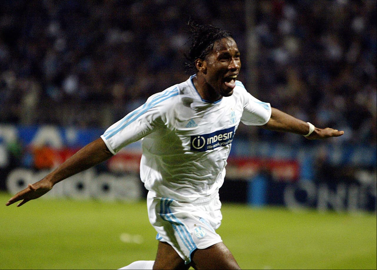 Drogba fue elegido el jugador del año en Francia tras su primera temporada con el Olympique.
