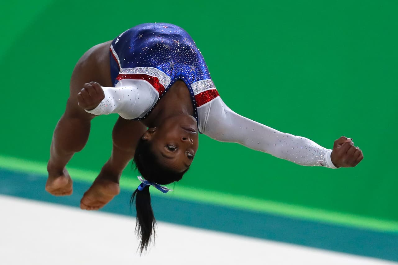 La gimnasta durante un ejercicio de suelo.