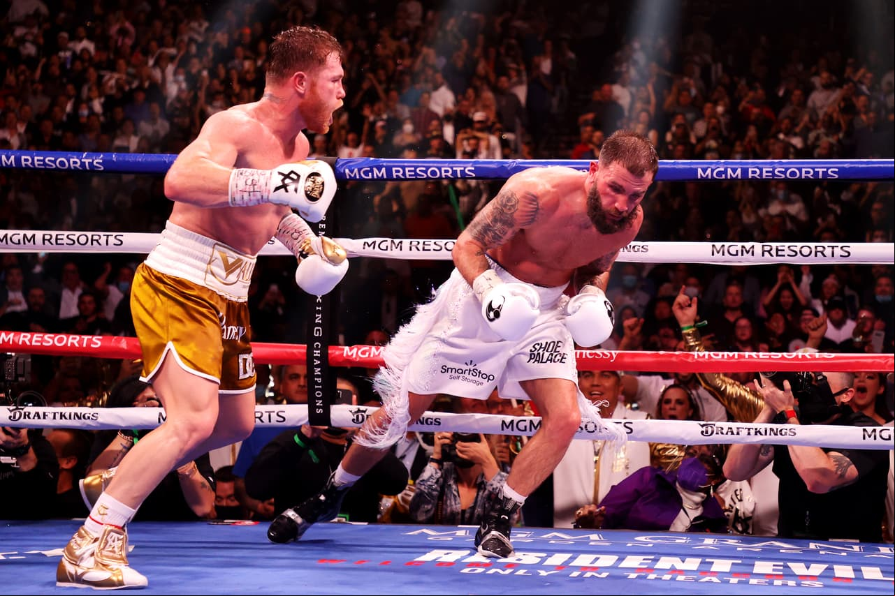 Boxeador del Año: 'Canelo' Álvarez. No hay duda que el tetracampeón mexicano sigue siendo el Libra por Libra tras noquear a Caleb Plant y convertirse en el primer monarca unificado de las 168 libras.