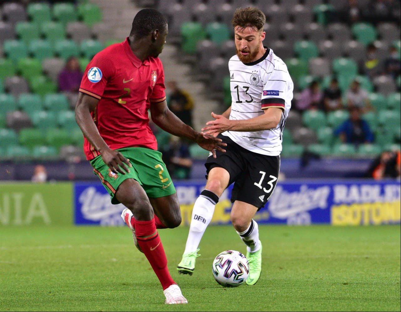 Alemania se corona campeón de la Euro Sub-21 tras derrotar a Portugal 1-0 con el único gol de Lukas Nmecha y se quedan con el título del torneo. Este es el tercer título del equipo teutón en esta categoría.