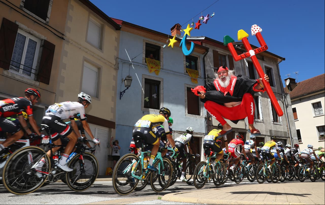 El tradicional diablo se apareció en el Tour de Francia y al parecer el más afectado fue el colombiano Nairo Quintana, que no pudo alcanzar el soñado título y en la general termino de tercero.