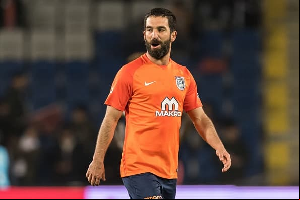 ¿Regresa al Barcelona? Arda Turan abandona el Basaksehir 

