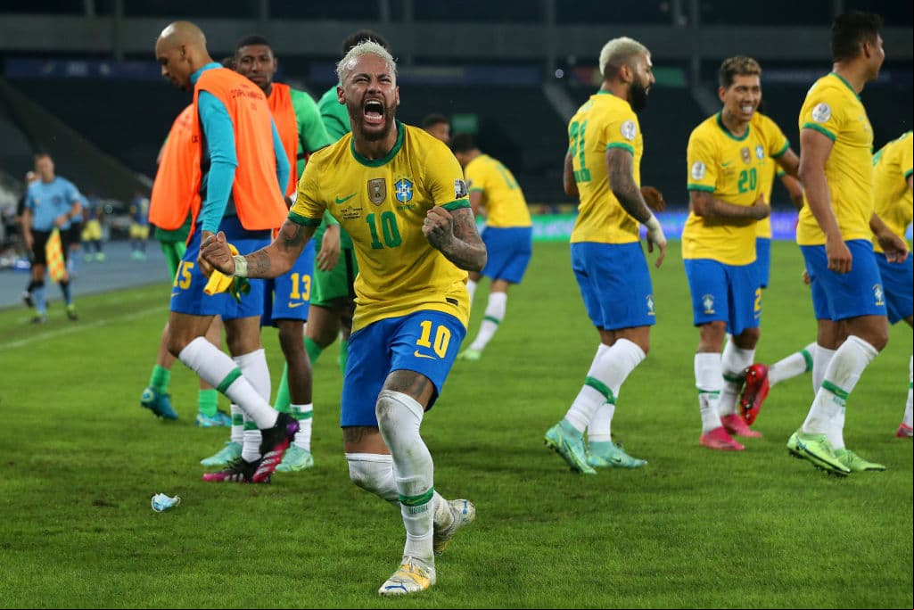 Carlos Enrique Casemiro se pone la capa de héroe al minuto 90+10 y Brasil logra vencer 2-1 a Colombia.