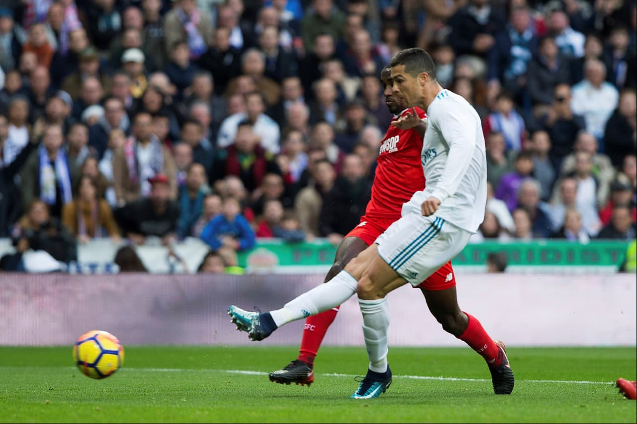 Por una mano de Jesús Navas, el juez central pitó penal y el portugués Ronaldo se encargó de cambiarlo por gol.