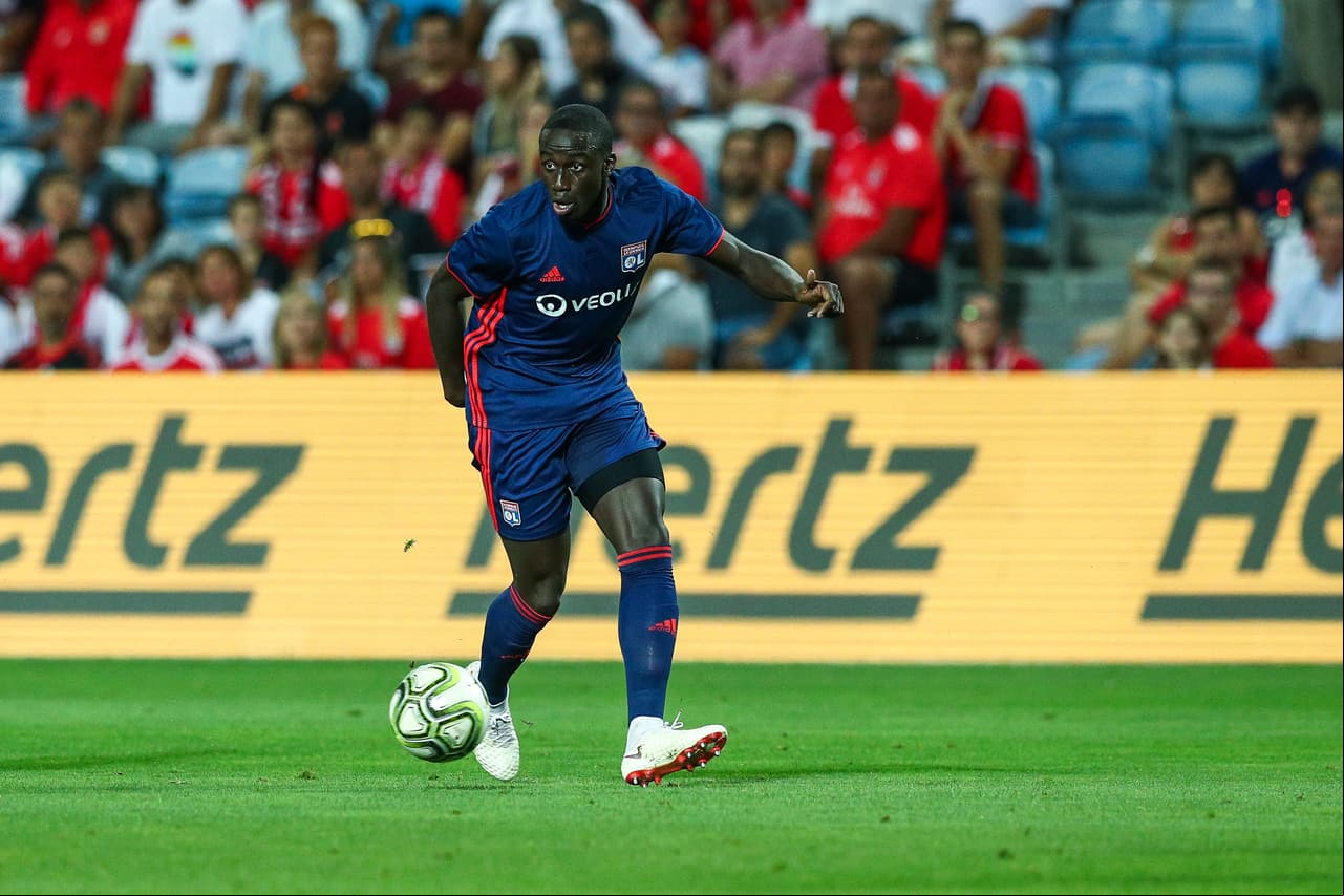 Ferland Mendy será la competencia de Marcelo en el lateral izquierdo del Real Madrid. Los Blancos se lo arrebataron al Lyon por 45 millones de euros.