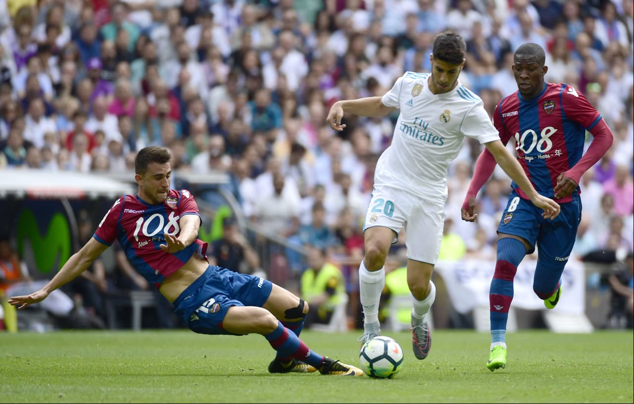 A pesar de que el Levante parecía un rival fácil de vencer, le complicó el partido con un sólido juego defensivo al Real Madrid.