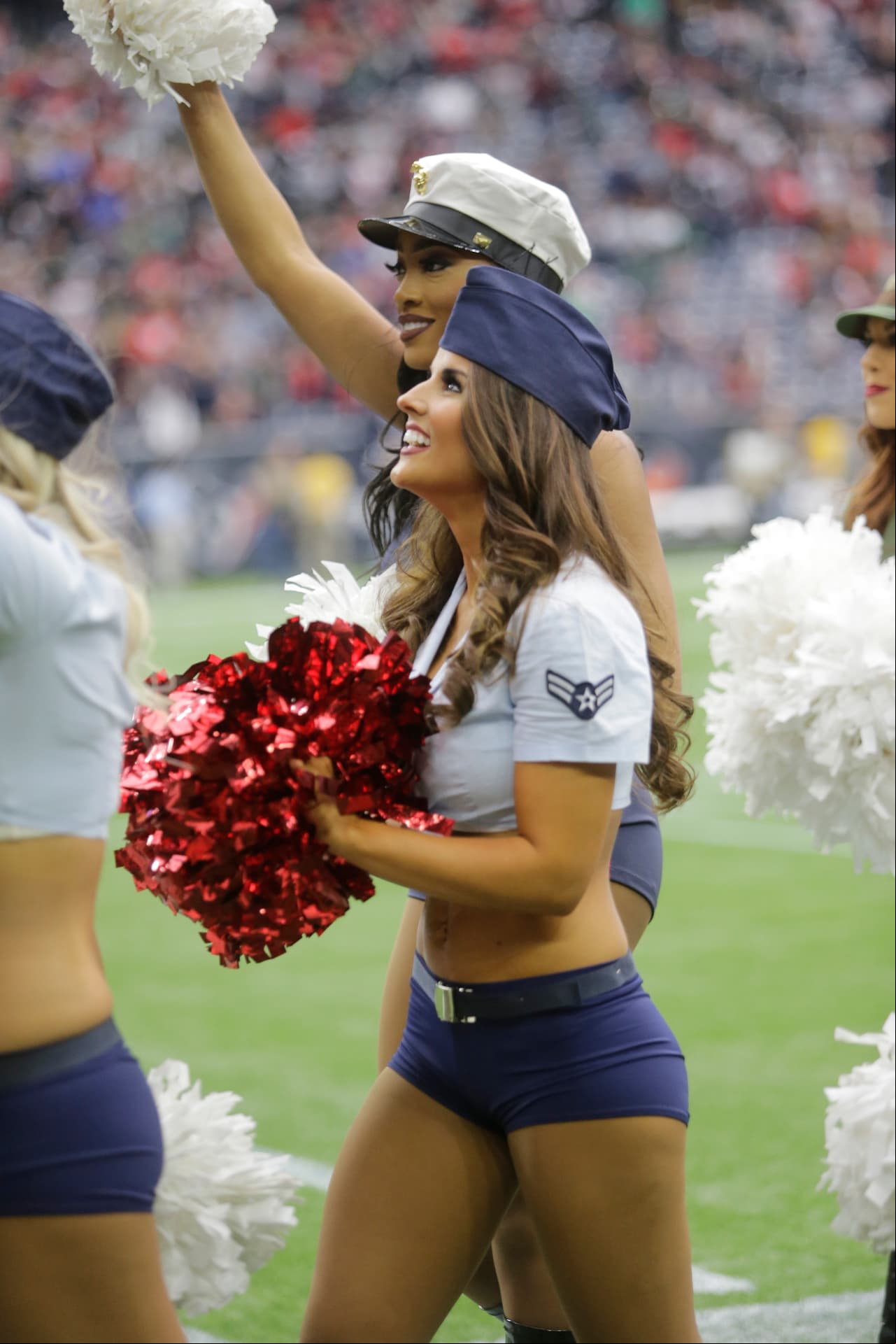 Frío y calor en la Semana 11 de la NFL, pero las cheerleaders ¡siempre hermosas!