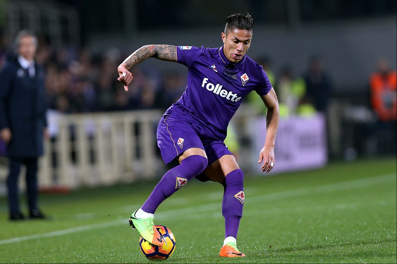 Una sorpresa sería el regreso de Carlos Salcedo, jugador del 'Tri', al fútbol mexicano. No sería a las Chivas, sino que Monterrey lo tentaría para jugar con ellos.