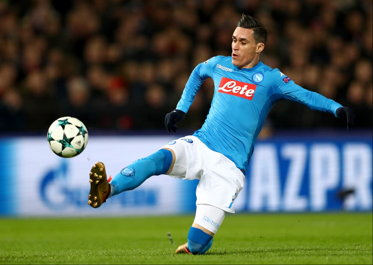 ROTTERDAM, NETHERLANDS - DECEMBER 06: Jose Callejon of SSC Napoli stretches for the ball during the UEFA Champions League group F match between Feyenoord and SSC Napoli at Feijenoord Stadion on December 6, 2017 in Rotterdam, Netherlands. (Photo by Dean Mouhtaropoulos/Getty Images)