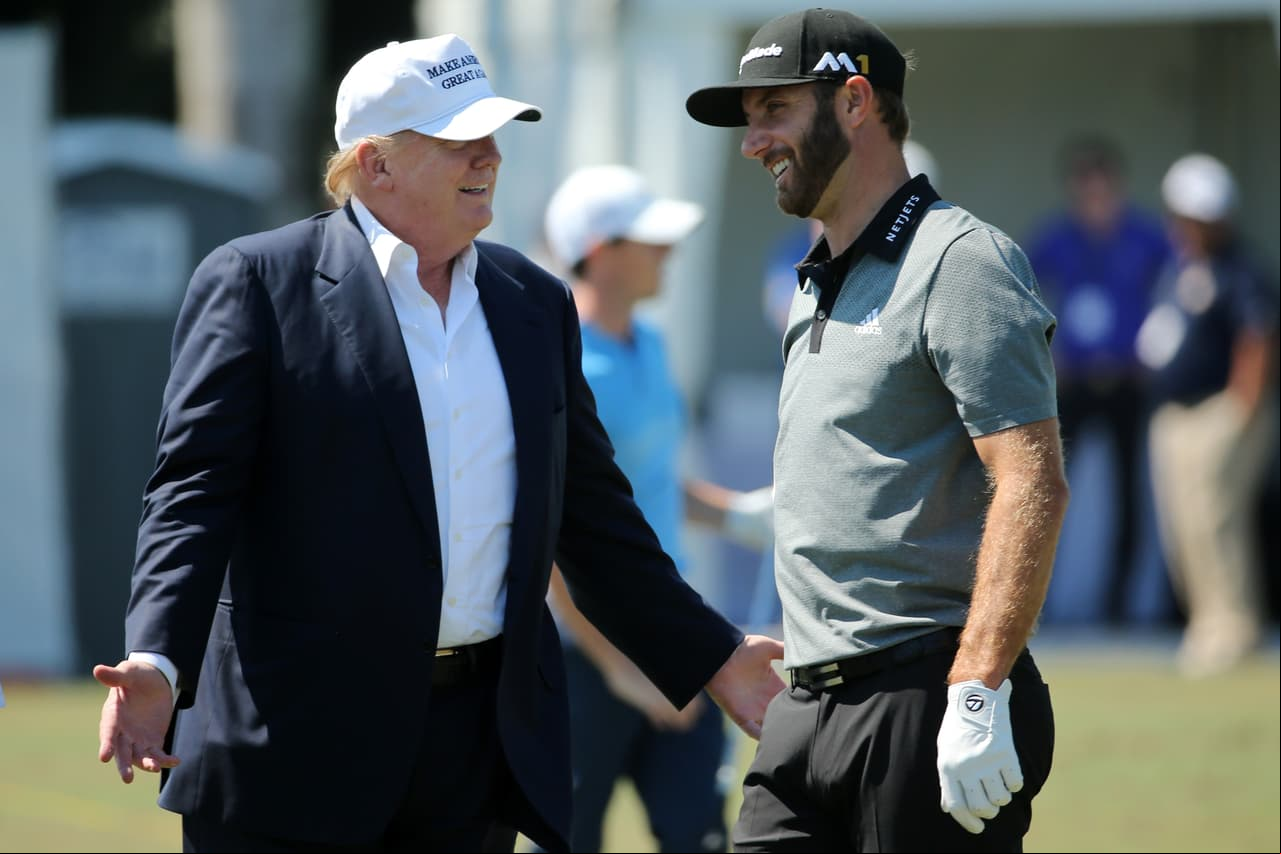 En ese mismo evento en marzo de 2016, en plena campaña por la presidencia, Trump compartió con Dustin Johnson.