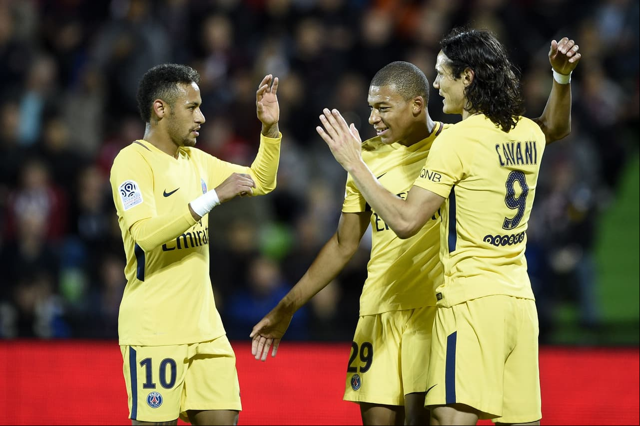 1: El tridente estelar en el mundo ha respondido con goles y el uruguayo Édinson Cavani (17), el brasileño Neymar (9) y el francés Kylian Mbappe (6) llevan 32 tantos esta temporada.