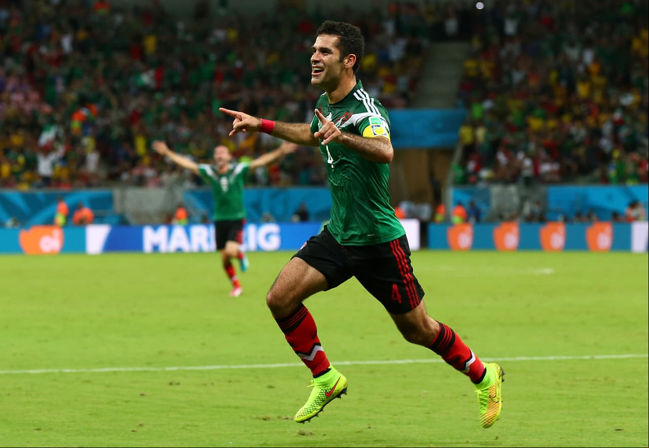 Adicional a esto, el defensor mexicano podría anotar por cuarta vez consecutiva en un Mundial, algo que ha hecho desde Alemania 2006, pasando a Sudáfrica 2010 y hasta Brasil 2014.