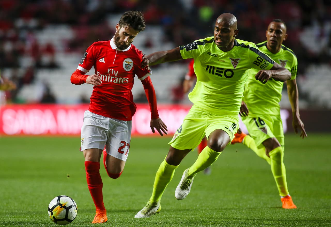 Benfica llegó a este partido con una diferencia de cinco puntos con el primer lugar, que ocupa su gran rival, el Porto.
