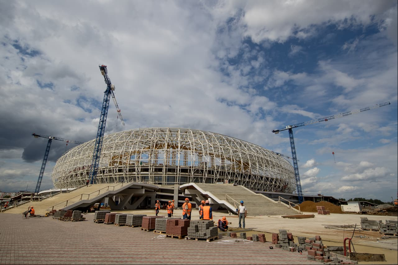Si bien las obras de este escenario comenzaron en 2010 y su apertura estaba prevista para 2012, se pospuso por la construcción adicional de instalaciones de básquetbol y voleibol.