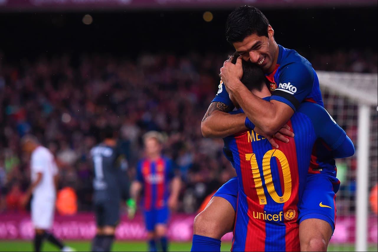 Ya avanzado el primer tiempo el Barça lograría el tervero en un rebote que tomaría Messi para prender la bola y ponerla pegada al poste derecho.