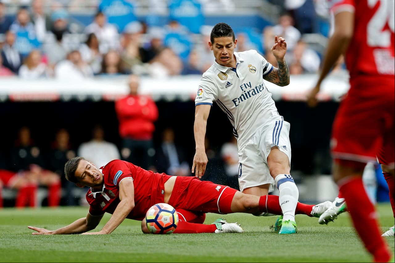 Se decía que Manchester United haría oficial la llegada de James Rodríguez este domingo, pero no fue así. Sin embargo, es casi un hecho que el colombiano llegará a la ciudad inglesa, ya sea al United o al City.