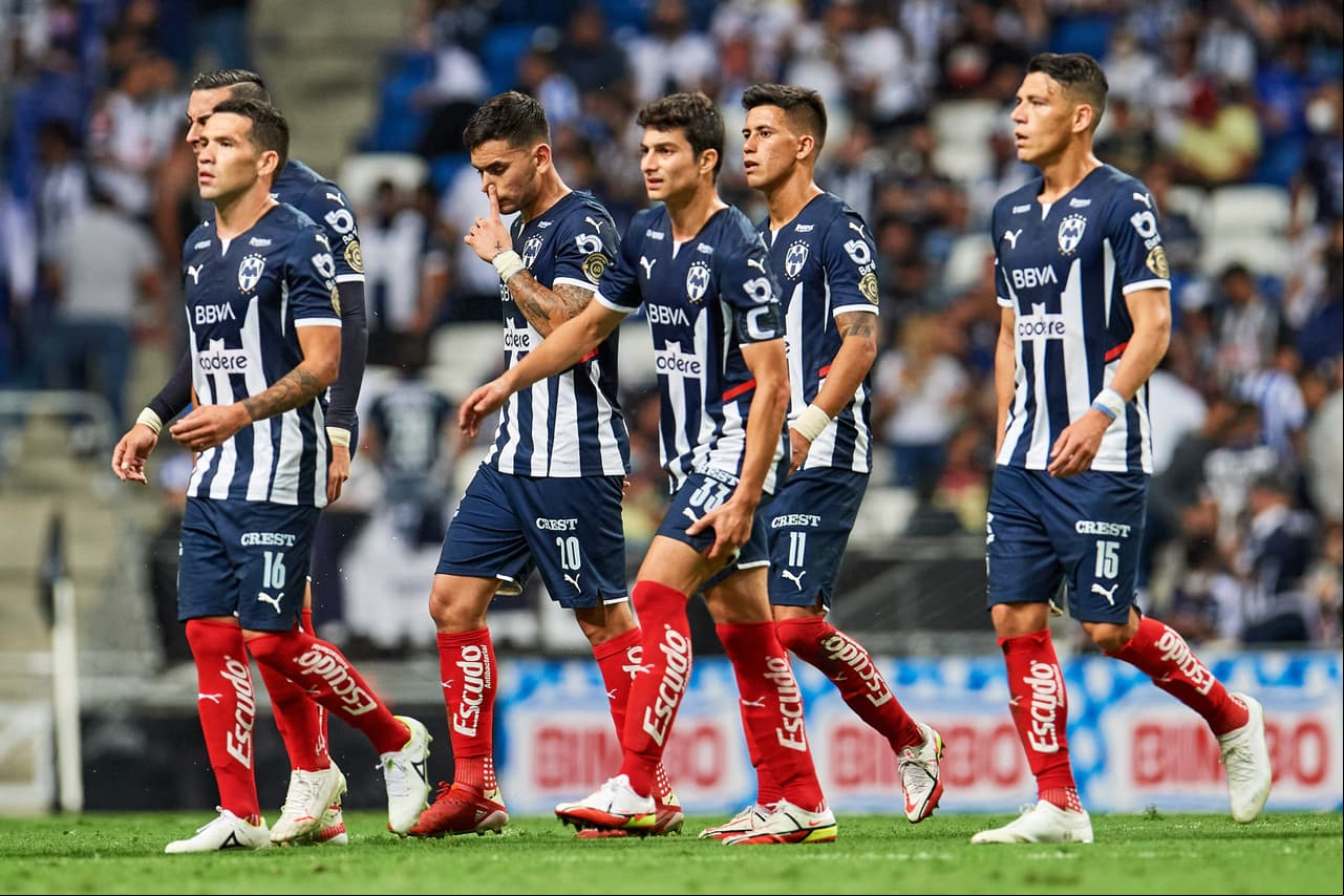 Sebastián Cáseres comete un grave error en el área y le regala el único gol del encuentro a Rogelio Funes Mori y levantan la Concacaf Liga de Campeones.