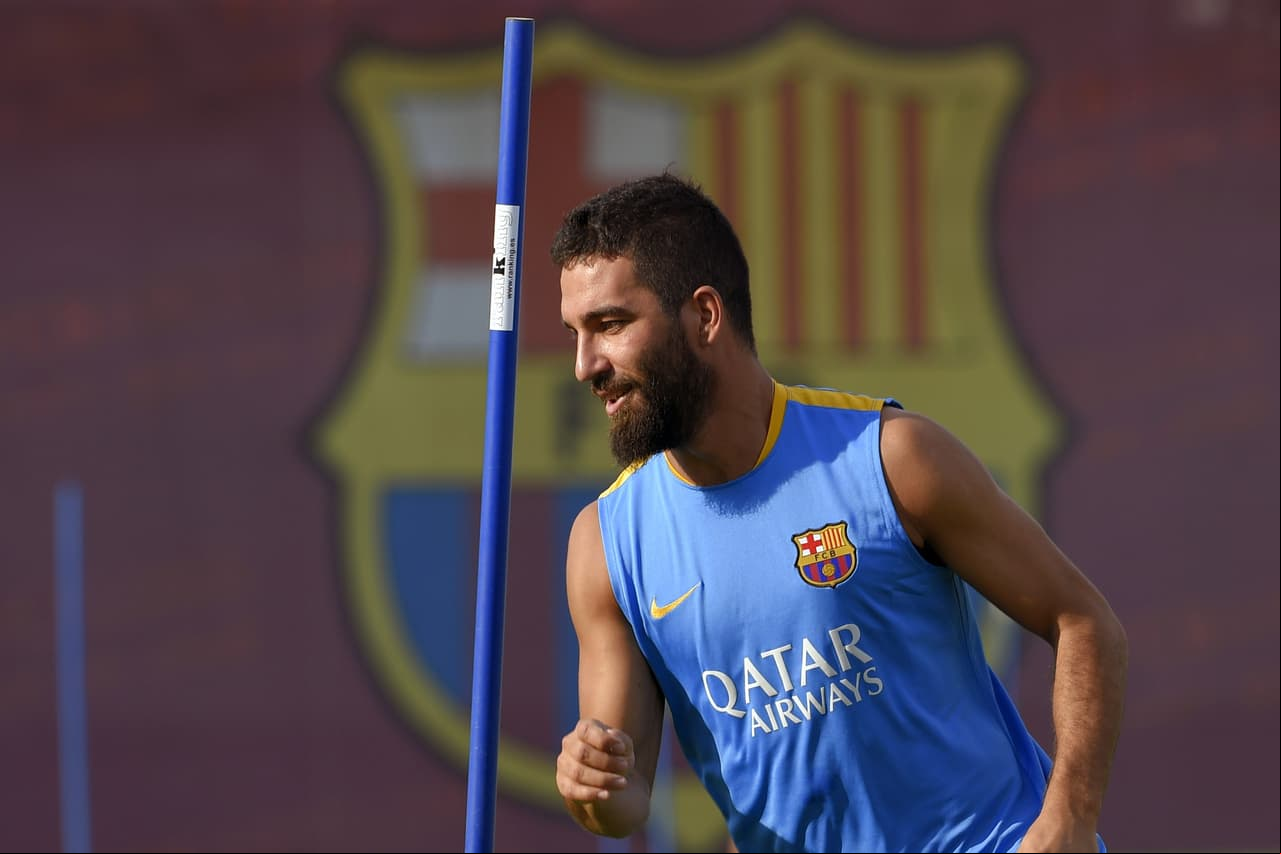 El Barcelona ha desembolsado este verano 34 millones por la incorporación de Arda Turan y 17 más por el retorno del polivalente Aleix Vidal.