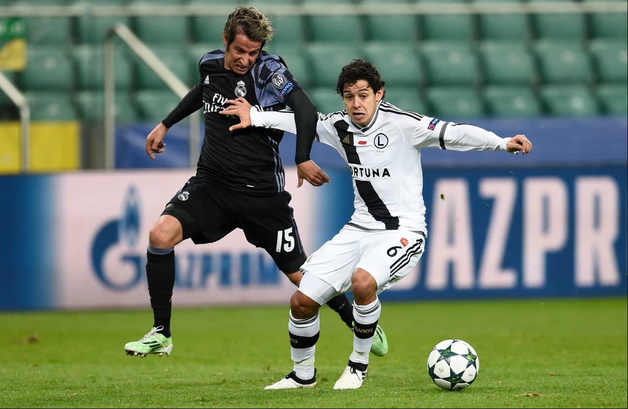 Fabio Coentrao (Real Madrid) - Está más que claro que el portugués no es importante para Zinedine Zidane, por lo que su salida es casi un hecho. El Galatasaray es el equipo que toma más fuerza para quedarse con él.
