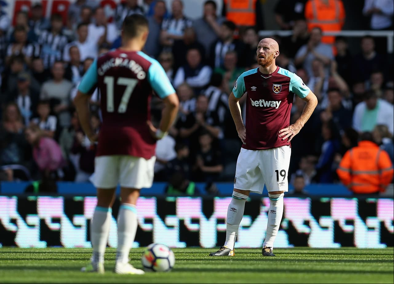 La situación parece en contra para 'Chicharito', cuyo equipo aún no encuentra el camino esta temporada.