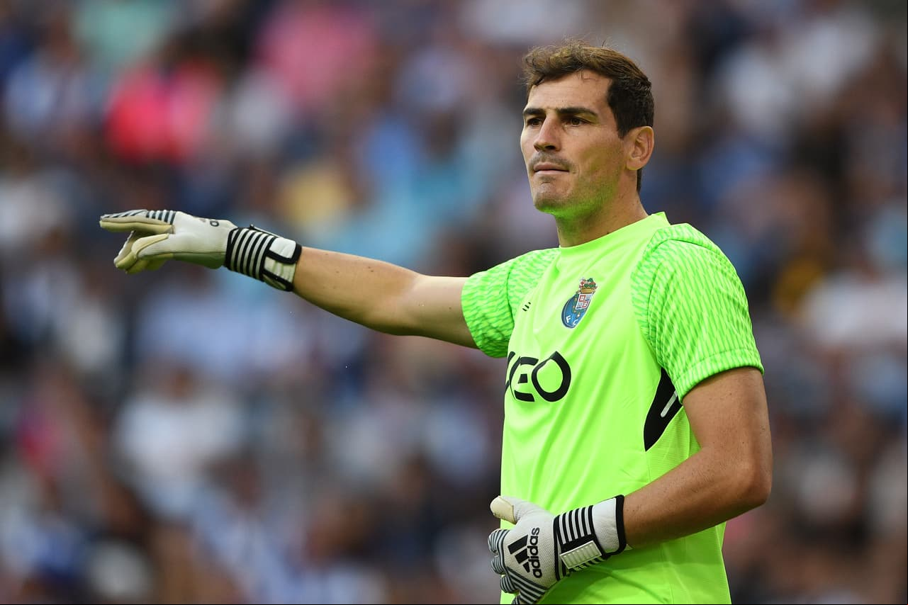 Iker suma 108 con Porto, 725 con Real Madrid y 167 con España.