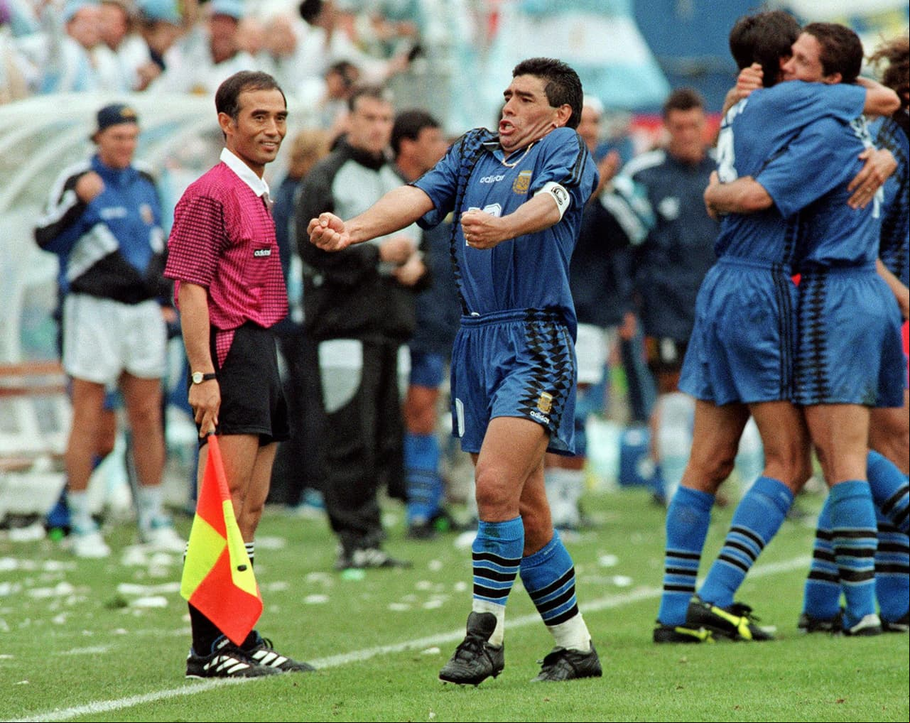En su último Mundial, el de USA 94, marcó gol ante Grecia en el debut y luego ante Nigeria se despedía tras dar positivo en el control antidoping a 5 sustancias prohibidas: efedrina, norefedrina, seudoefedrina, norseudoefedrina y metaefedrina.