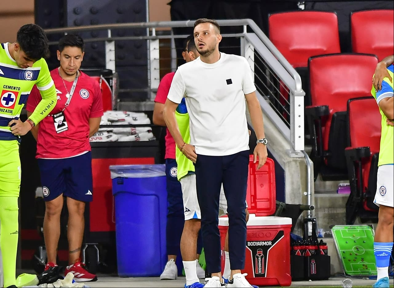 Martín Anselmi aseguró que se queda con tristeza tras eliminación de Cruz Azul