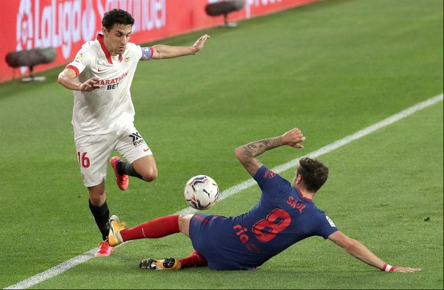Sevilla se impone al Atlético de Madrid por la mínima y tumba al líder en LaLiga. Marcos Acuña fue el autor del único gol al minuto 70 en el Estadio Ramón Sánchez Pizjuán. El mexicano Héctor Herrera entró al minuto 74 del encuentro.