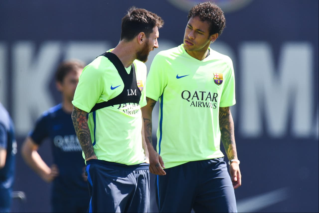 A pesar de llevar un gran paso por Barcelona de España, Neymar notó que mientras estuviera con Lionel Messi estaría en segundo plano. Su amistad no cambió, pero sí su intención de destino.