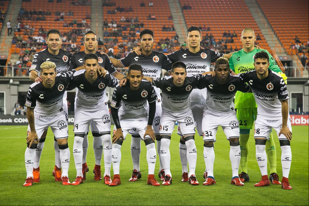 Mientars que Diego Cocca lo hizo con Lajud, Valenzuela, Aguilar, Pérez, Mendoza, Musto, Rivero,Malcorra,Bolaños, Lucero y Goncalves.