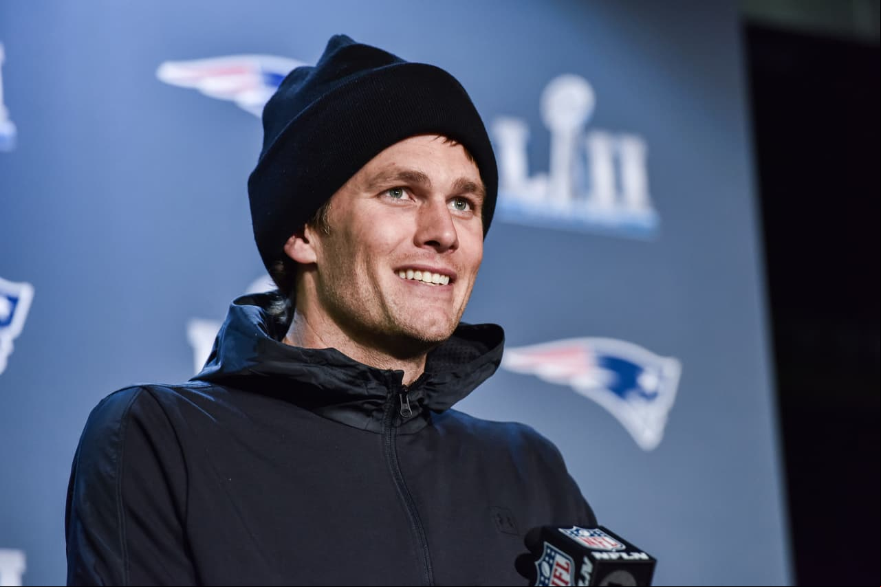 Tom Brady preguntó a la prensa cuál es su insistencia constante por retirarlo.