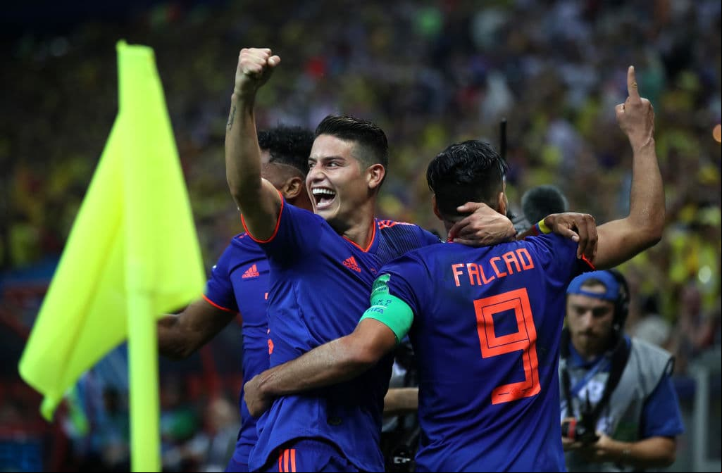 Y por ese mismo motivo exactamente sus compañeros festejaron con Falcao de la manera en la que lo hicieron , con cariño, con afecto, con iración y gran júbilo por ampliar la ventaja.