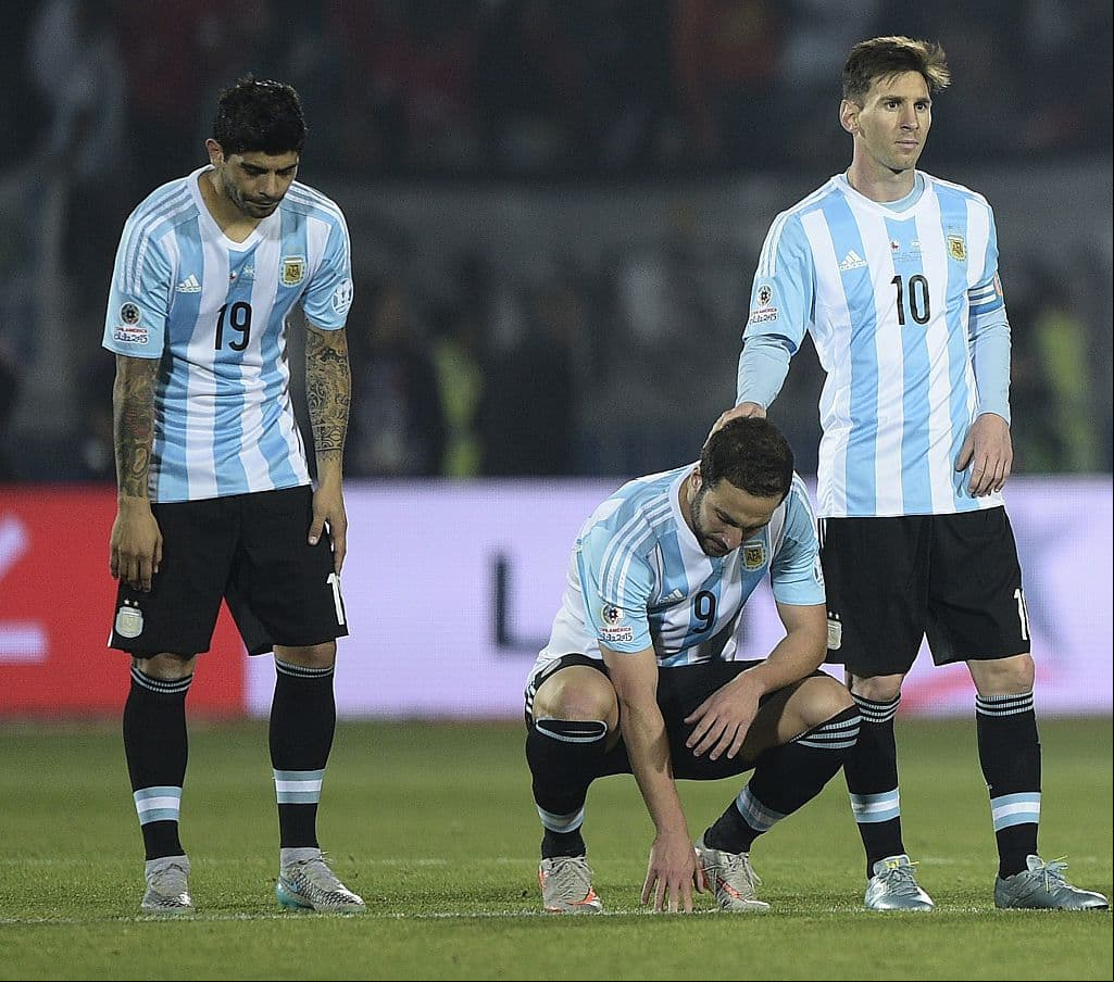 A pesar de que el delantero tuvo el respaldo de sus compañeros y del cuerpo técnico de Argentina, las redes sociales hicieron del Higuaín un blanco inevitable.