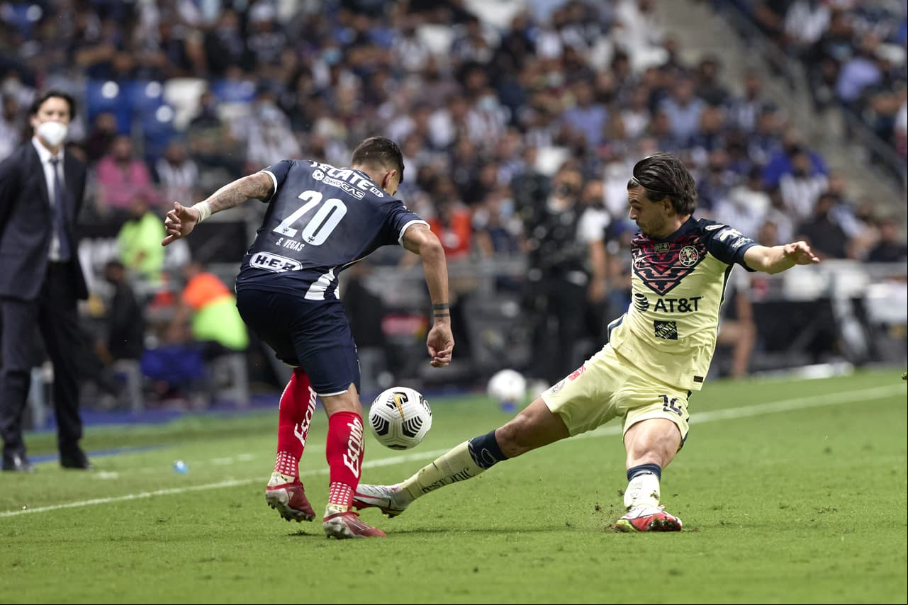 Sebastián Cáseres comete un grave error en el área y le regala el único gol del encuentro a Rogelio Funes Mori y levantan la Concacaf Liga de Campeones.
