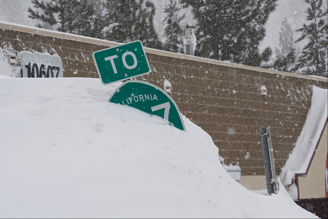 California espera más nevadas intensas a pesar de que la tormenta se aleja
