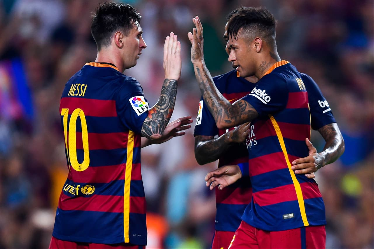La presión de luchar, de nuevo, por todos los títulos es más asumible con Leo Messi en el equipo, que continuará gozando de unos escuderos de lujo como Luis Suárez y Neymar da Silva, autores entre los tres de 88 goles en el vigésimo tercer campeonato liguero que los azulgrana conquistaron el año pasado.