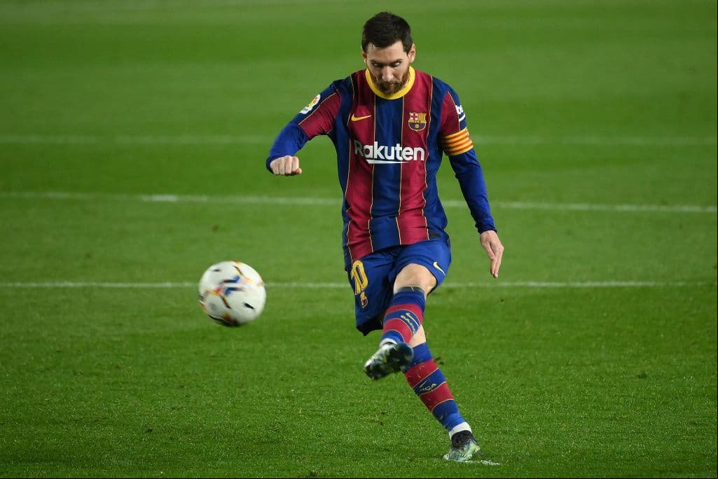 Lionel Messi (48’, 68’) abrió el marcador y creció la diferencia; Jordi Alba (73’) marcó el tercero para sellar el importante resultado. Barcelona llegó a 50 unidades y se mantiene en la competencia por la conquista de La Liga; Elche es penúltimo con 21. El siguiente compromiso de los culés será ante el Sevilla en Liga y Copa.